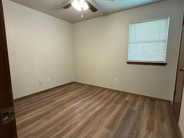 2904 Broadway Ter — Photo 14