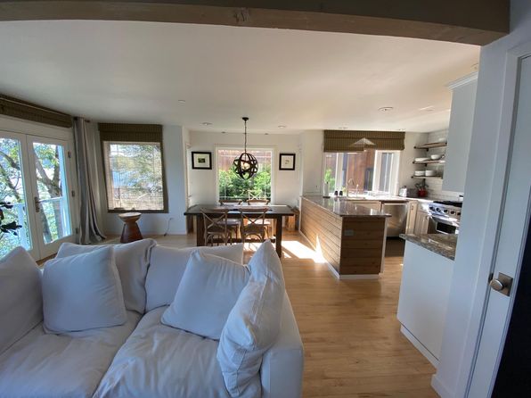 3151 E Lake Sammamish Shore Ln SE