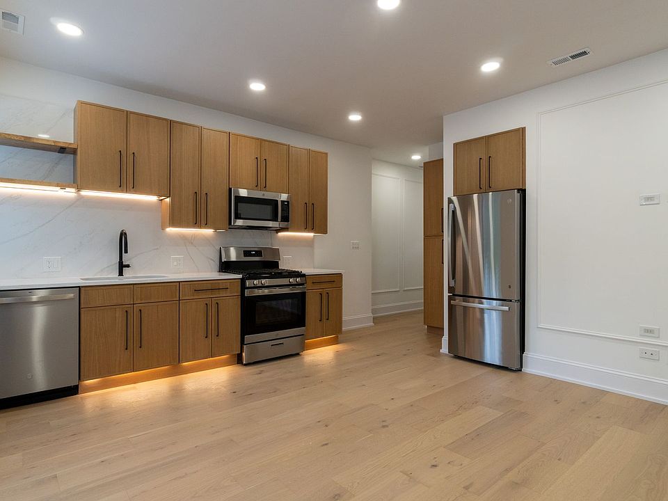 1st image of 1900 W Ainslie St #1906