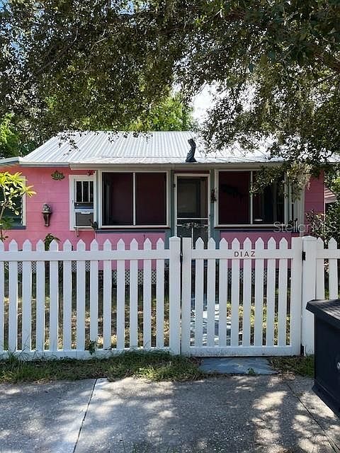 1st image of 535 WILKIE STREET