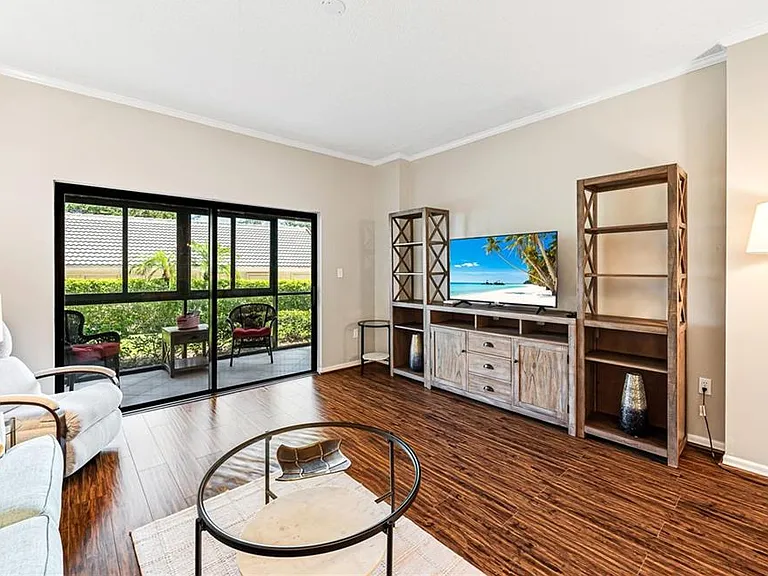 900 Arbor Lake Dr #9-101 — Photo 4
