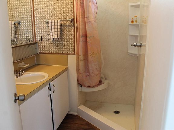 5th image of 45602 Twin Lakes Dr
