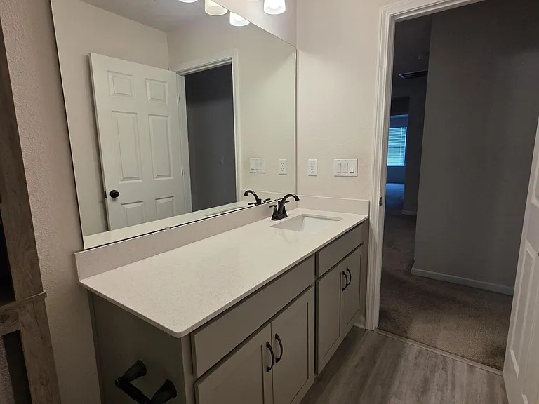 4537 Pine Ridge Pkwy — Photo 17