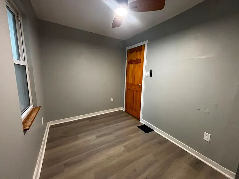 264 N Wall St — Photo 9