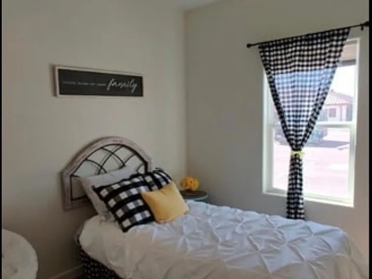 2111 W University Dr #40 — Photo 9