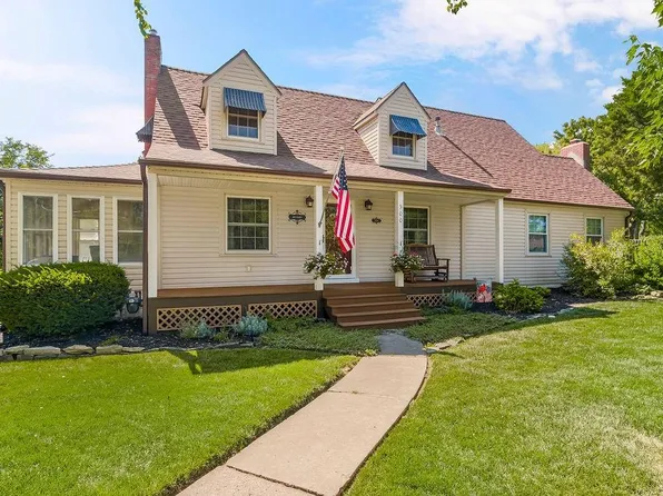 500 Hilltop St, Smithville, MO 64089