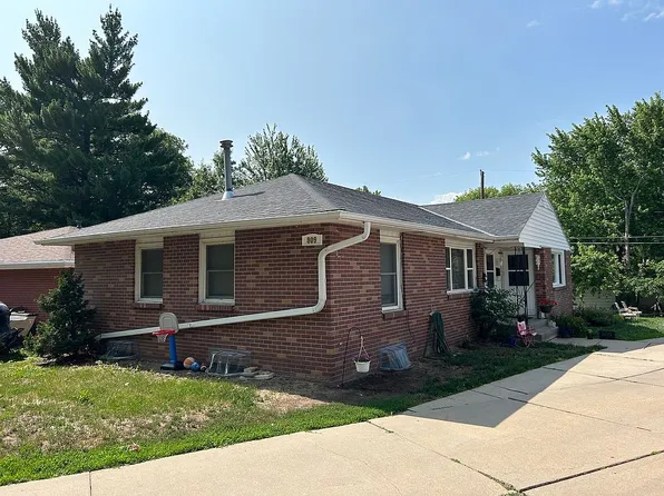 809 S 38th Street Ct, Lincoln, NE 68510