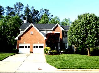 3302 Peninsula Dr, Jamestown, NC 27282