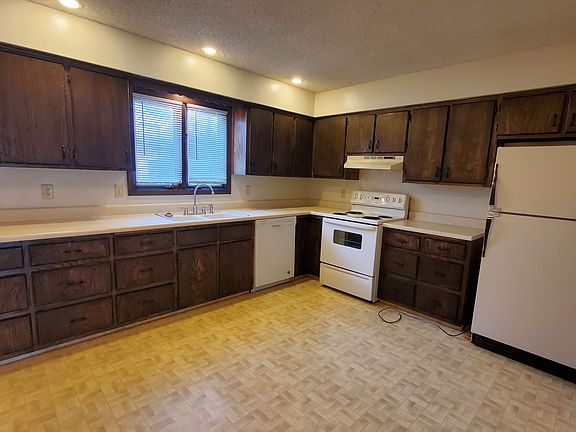 2nd image of 5016 Meredeth St #5016