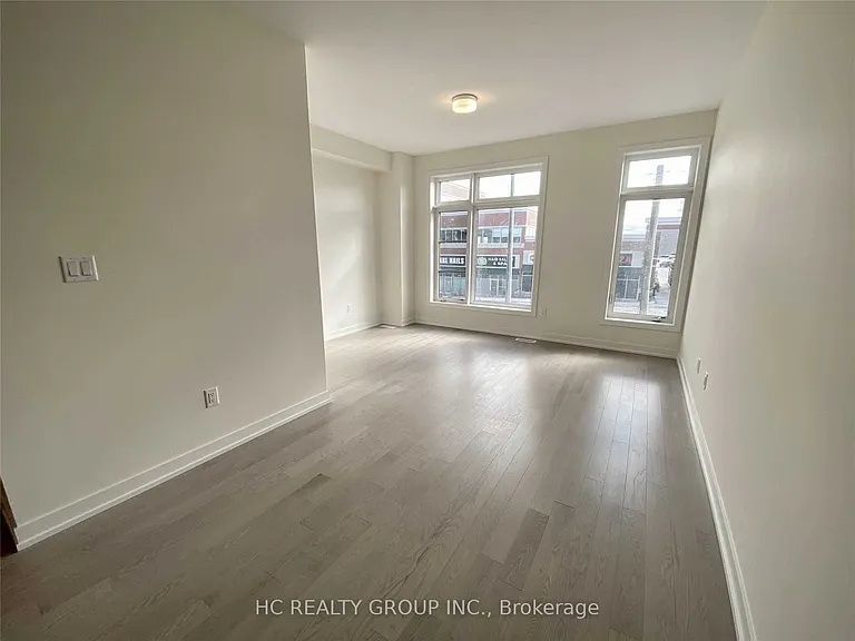 2578 Castlegate Cross — Photo 8