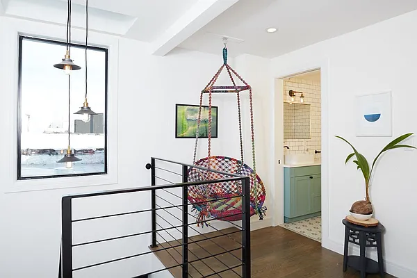 Rented by Nooklyn NYC LLC | media 31