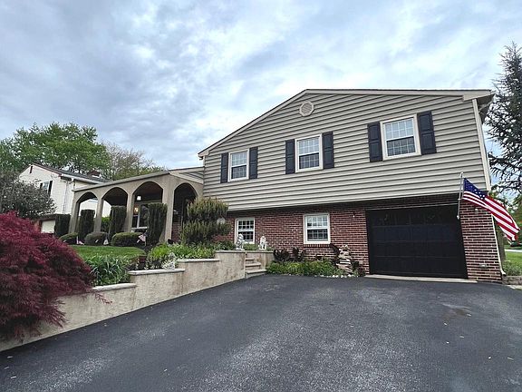 2nd image of 2390 Hillside Ln
