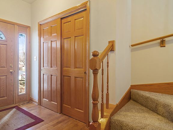 3rd image of 21307 W Burr Oak Ln