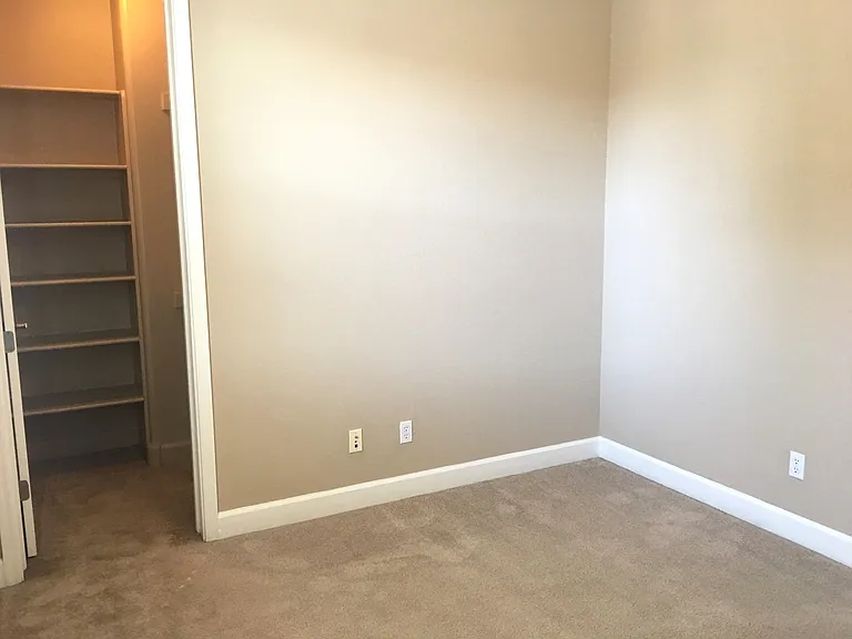 300 W Wisteria Pl — Photo 40