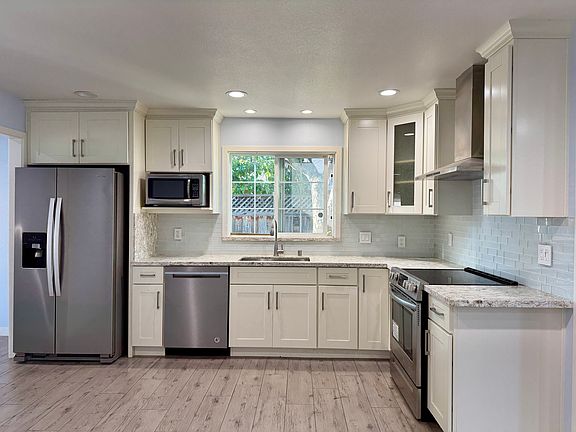 4th image of 3708 Leigh Ave