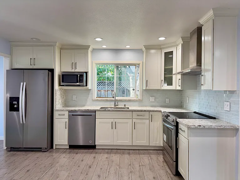 3708 Leigh Ave — Photo 4