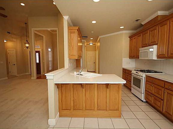 3rd image of 5608 S 43rd St