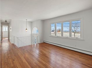 370 Bayville Ave, Bayville, NY 11709