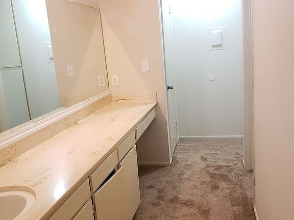 4th image of 4141 W Rosecrans Ave APT 202