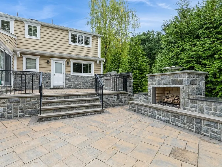 166 Churchill Rd — Photo 40