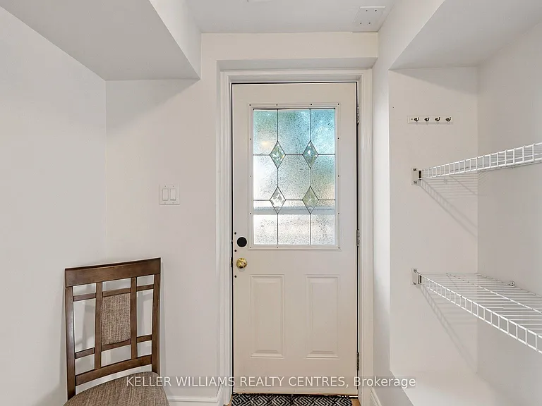 185 Newton St #LOWER — Photo 4