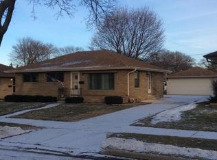 2514 S 90th St, West Allis, WI 53227
