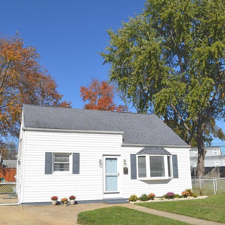 1st image of 14 Harvey Pl
