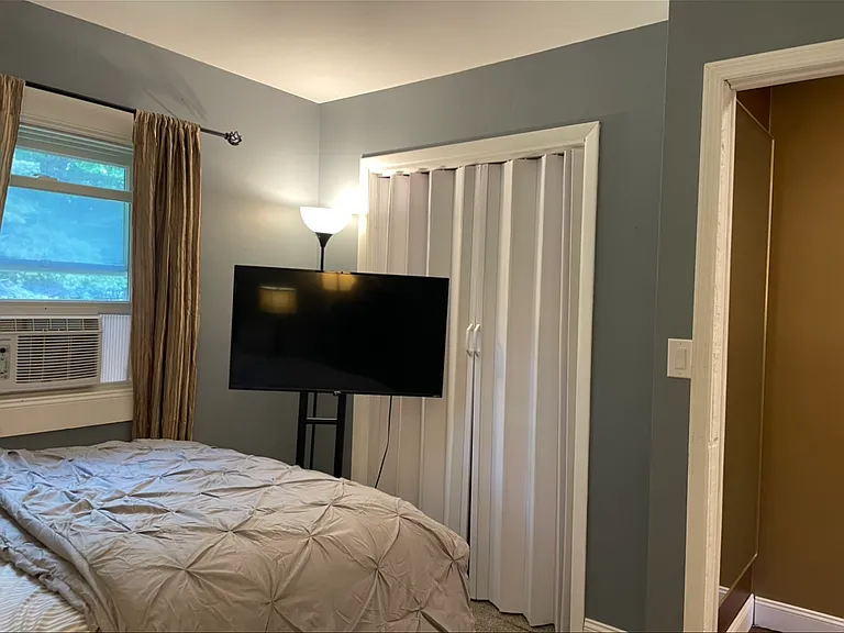 548 Grooms Rd #B — Photo 8