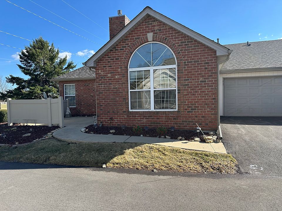 2nd image of 453 Stonegate Way #453