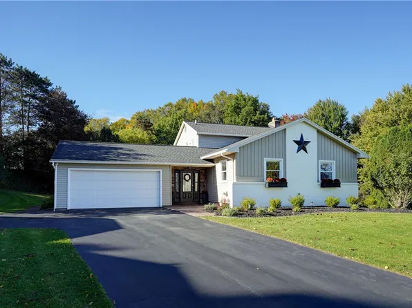 28 Center Xing, Fairport, NY 14450
