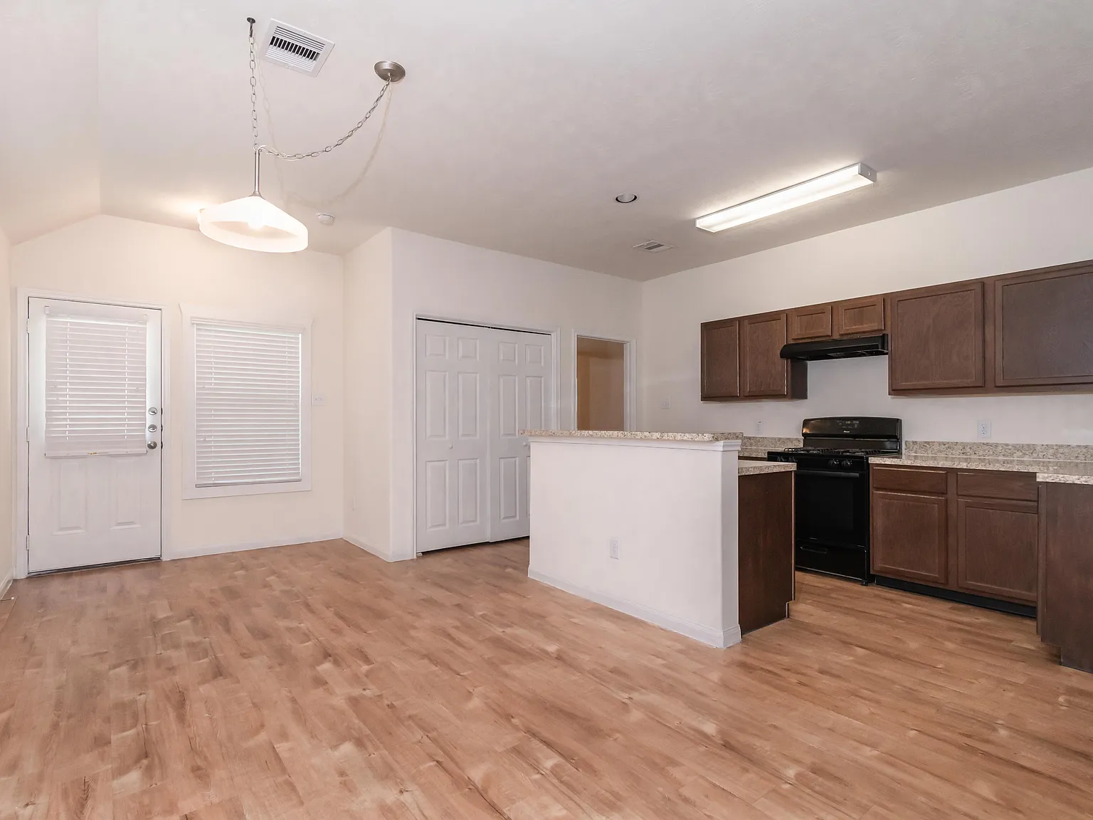 Southview Villas — Photo 1