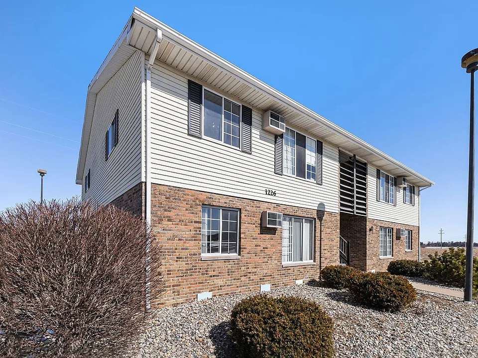 1226 N Hemlock Rd