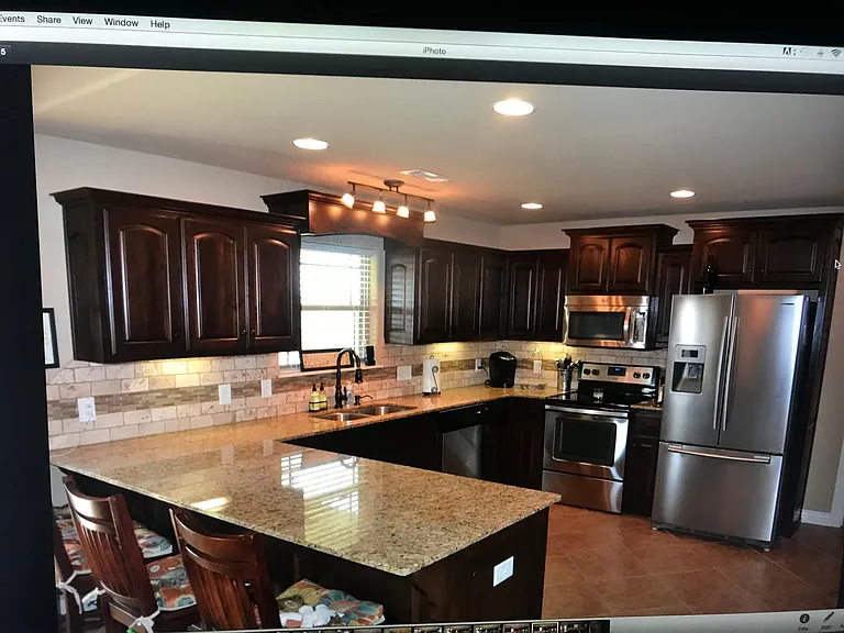 957 Stone St — Photo 2