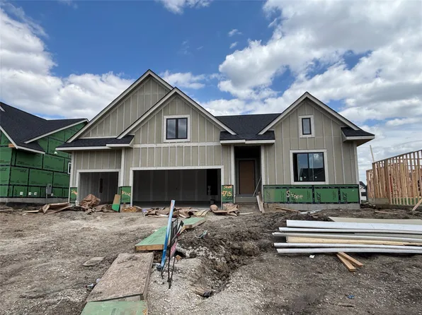 4715 178th St, Urbandale, IA 50232
