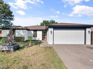 3614 Hummingbird Dr, Grand Prairie, TX 75052