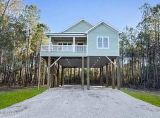115 Blakemore Ave, Bay Saint Louis, MS 39520