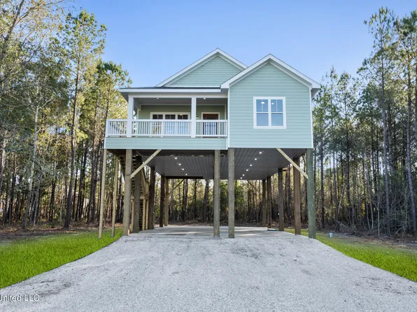 115 Blakemore Ave, Bay Saint Louis, MS 39520