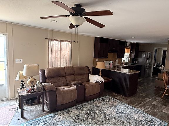 4th image of 634 County Road 303 W