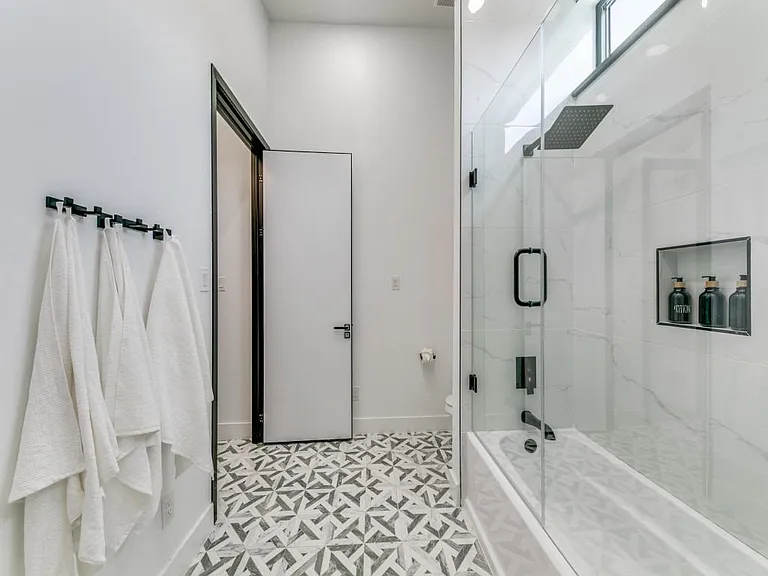 4434 Bonham St — Photo 21