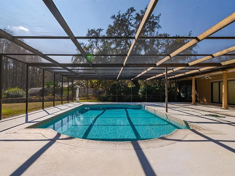 10206 Lakeview Dr — Photo 3