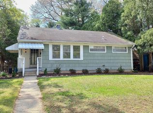 1207 Broadwood Dr, Rockville, MD 20851