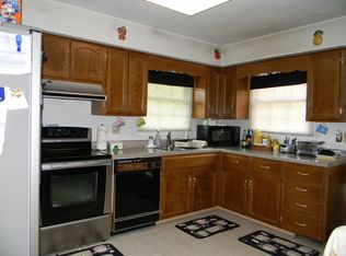 1320 Gates Cir, Roanoke, VA 24019