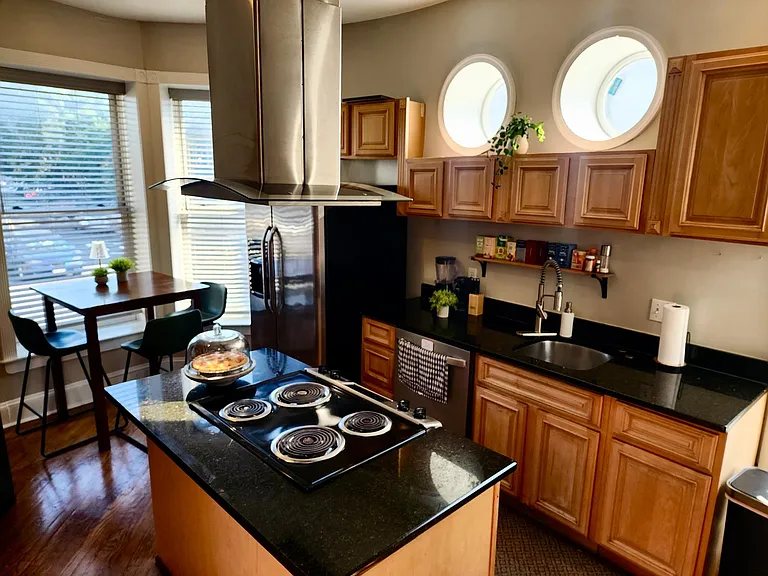 547 Florida Ave NW #1 — Photo 18
