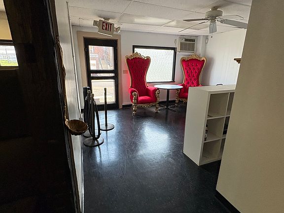 3rd image of 1511 Maple Avenue