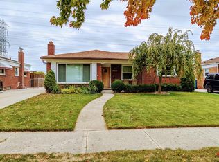27526 Palomino Dr, Warren, MI 48093