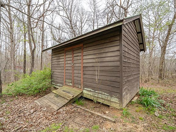 3rd image of 635 Pompeys Branch Rd