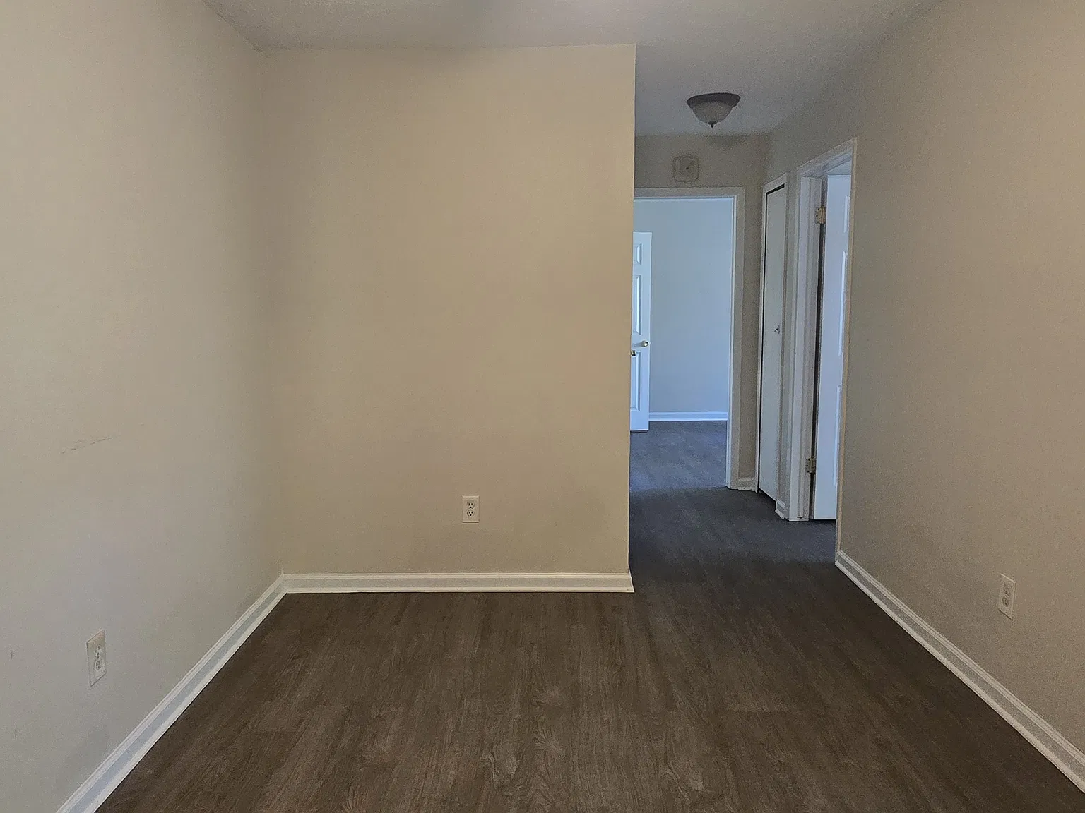 2 bed, 907 sqft, $1,250 — Photo 2