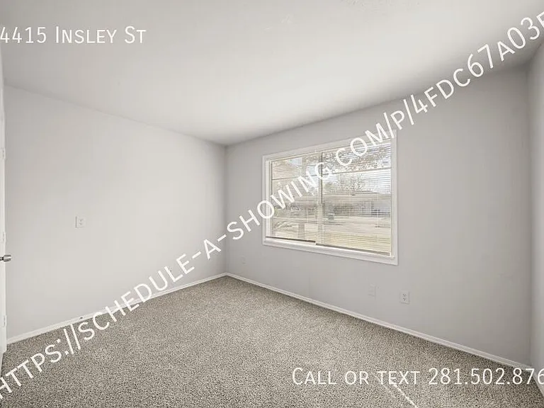 14415 Insley St — Photo 5