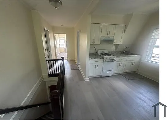 100 Earle Ave #3 — Photo 4