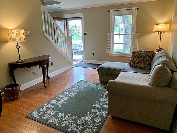 2nd image of 1048 Hyde Park Dr